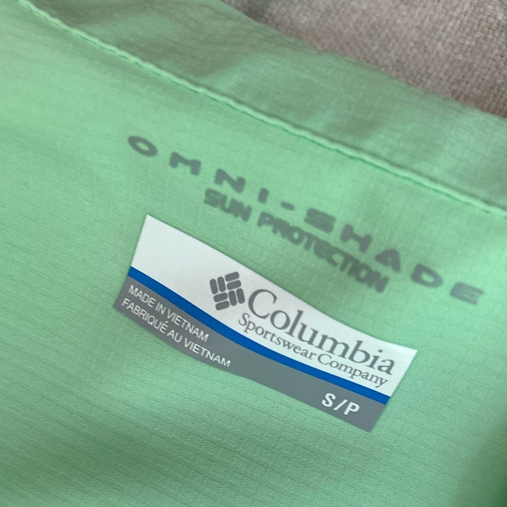 Columbia Shirt Womens Small Green Omni-Shade Hiking Gorpcore Fishing Ruffles - Picture 5 of 16